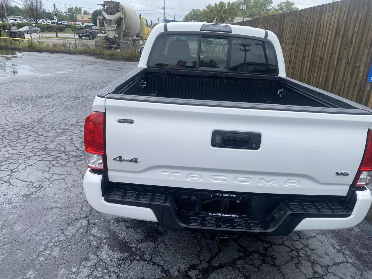 Toyota Tacoma 4WD Double Cab V6 MT TRD Off Road (Natl) 2016
