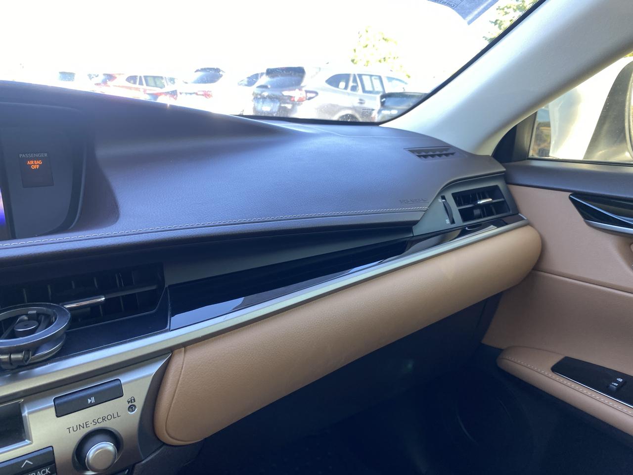 Lexus ES 350 4dr Sdn 2016