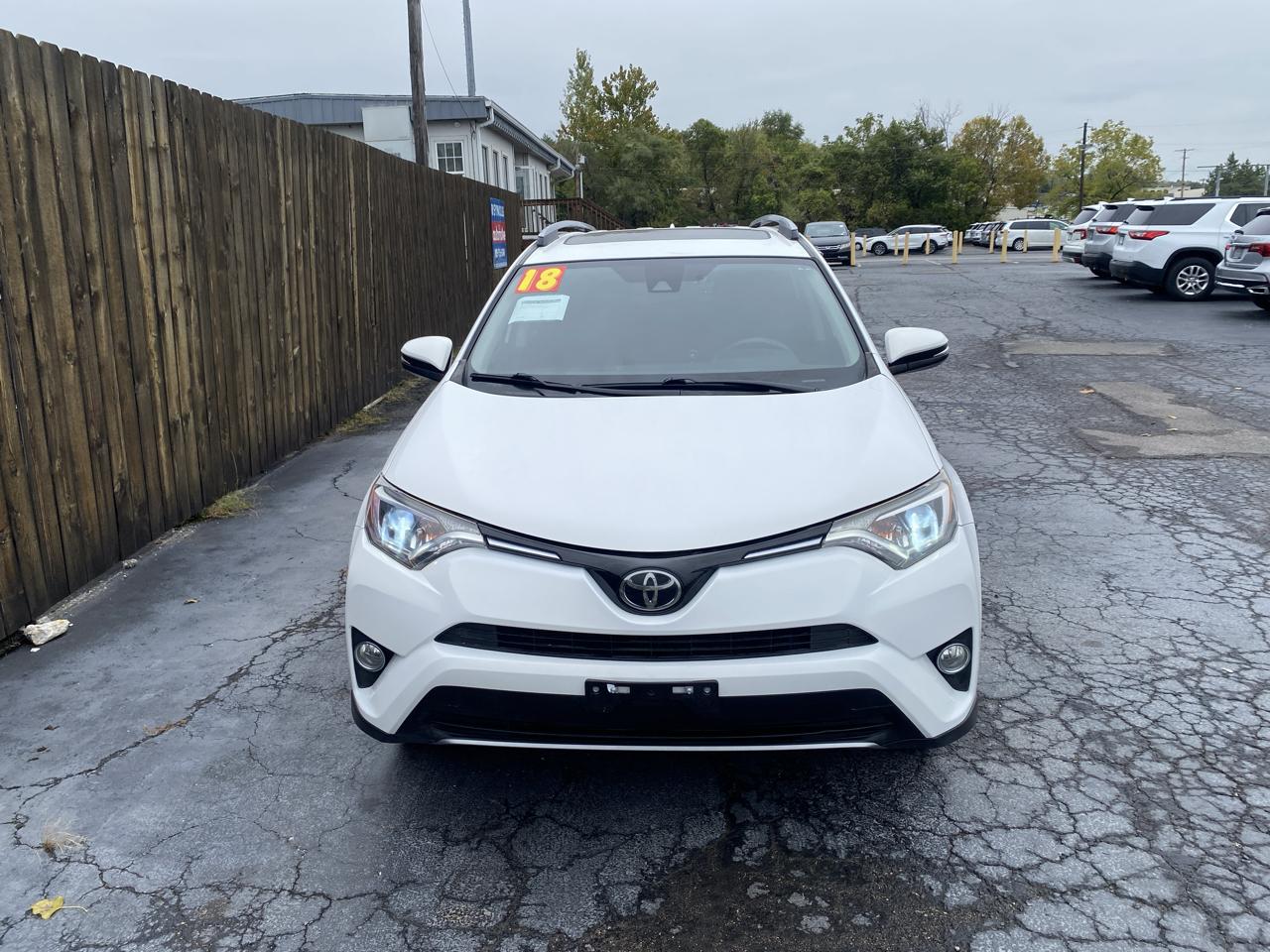 Toyota RAV4 XLE FWD (Natl) 2018