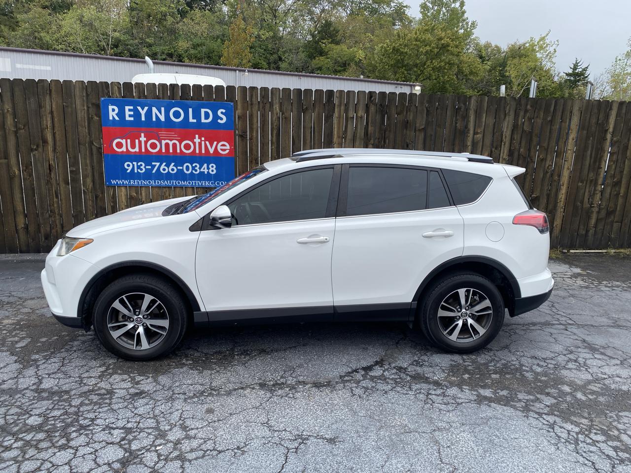 Toyota RAV4 XLE FWD (Natl) 2018