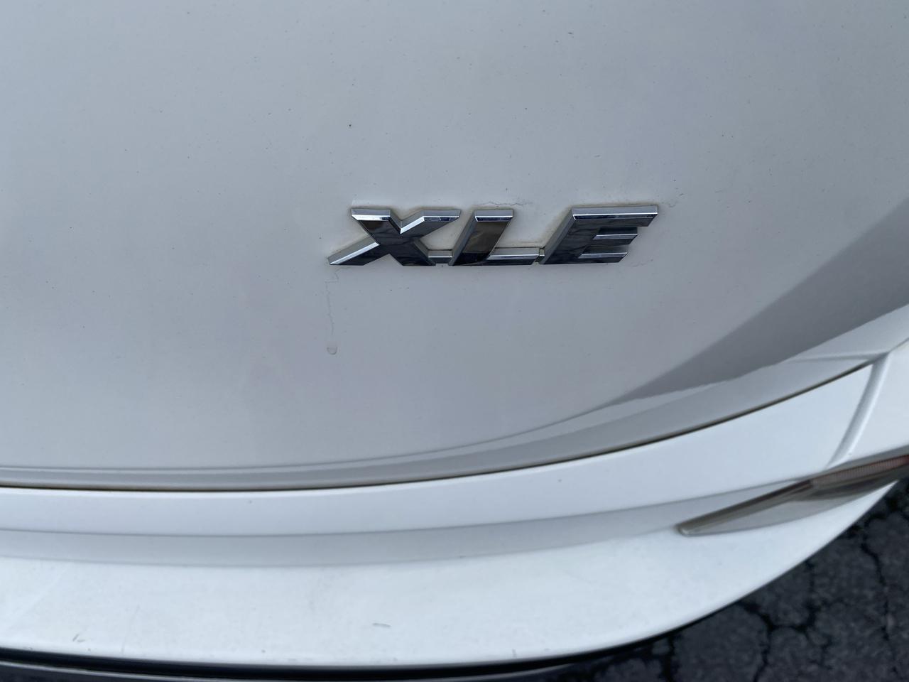 Toyota RAV4 XLE FWD (Natl) 2018