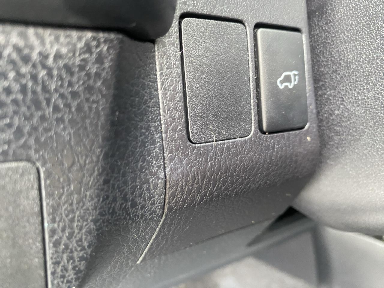 Toyota RAV4 XLE FWD (Natl) 2018