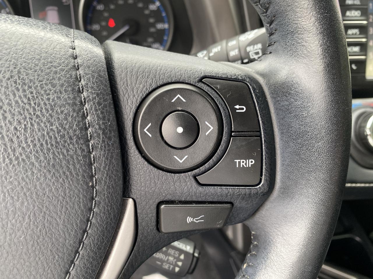Toyota RAV4 XLE FWD (Natl) 2018