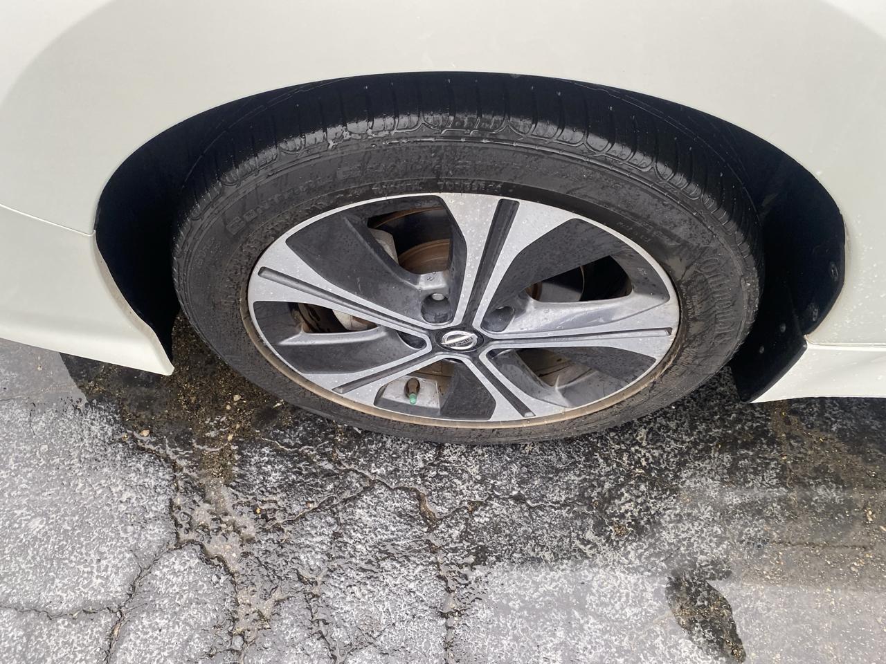 Nissan Leaf SV Hatchback 2018