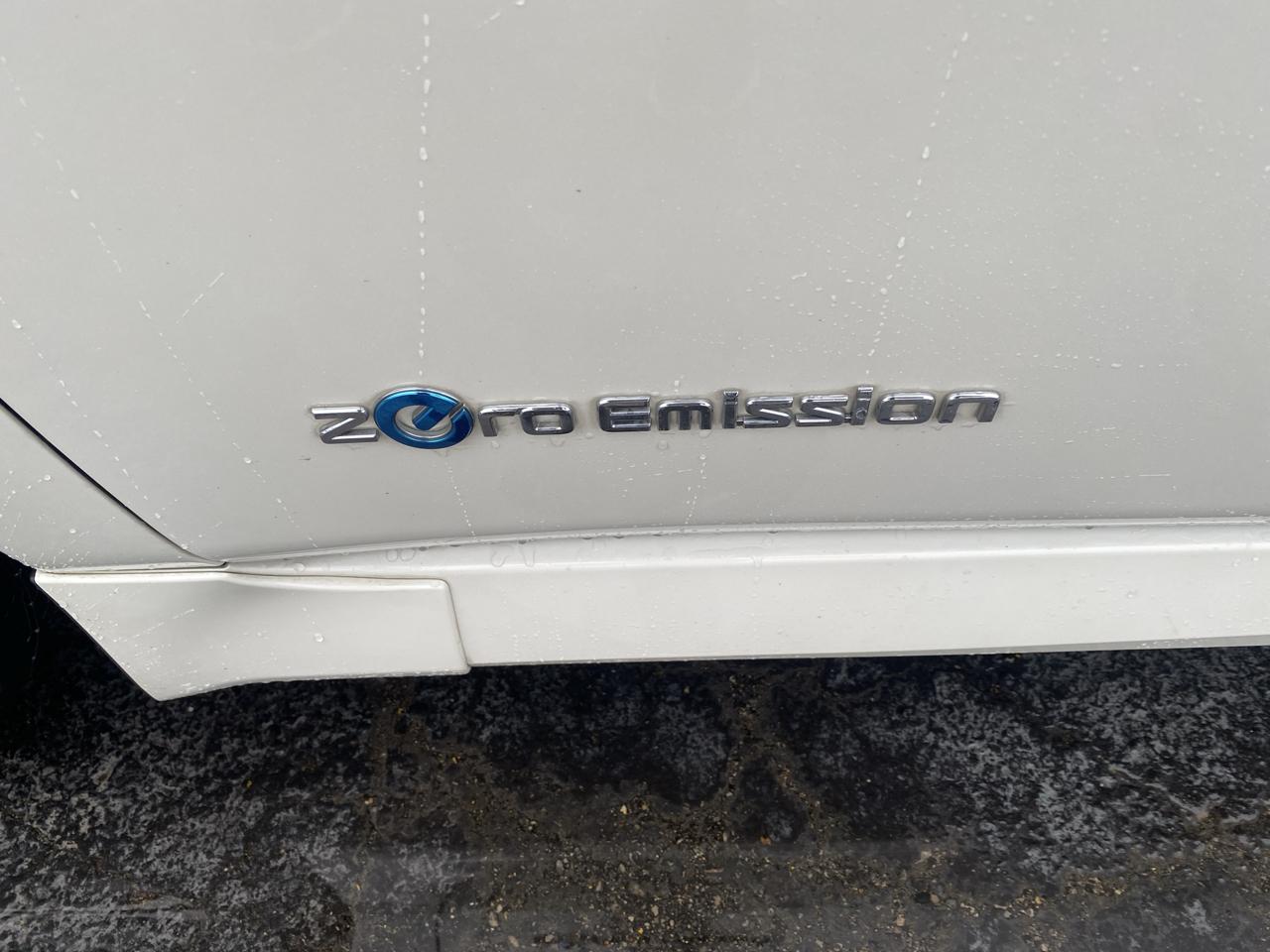 Nissan Leaf SV Hatchback 2018