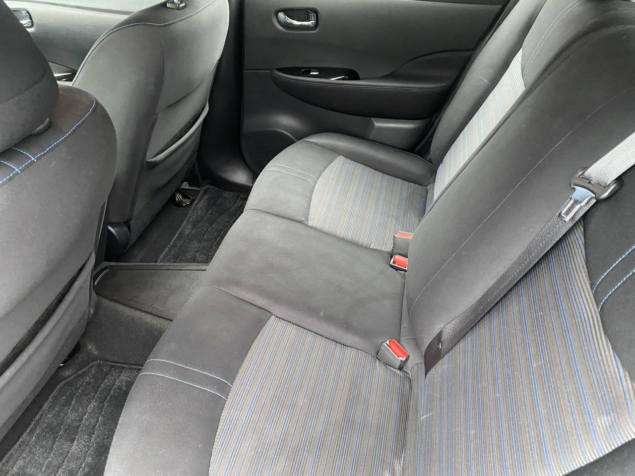 Nissan Leaf SV Hatchback 2018