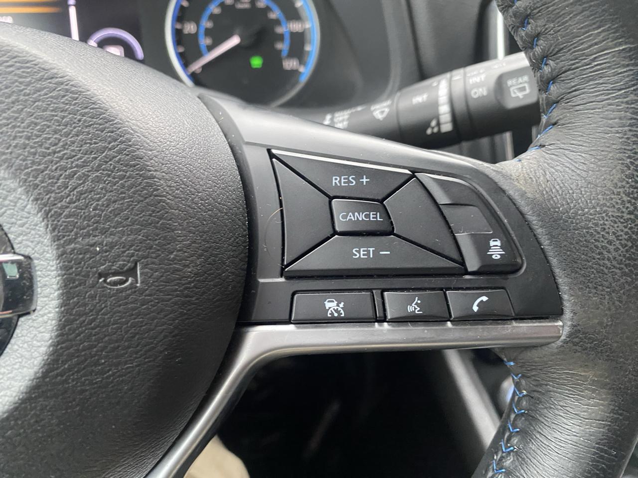 Nissan Leaf SV Hatchback 2018