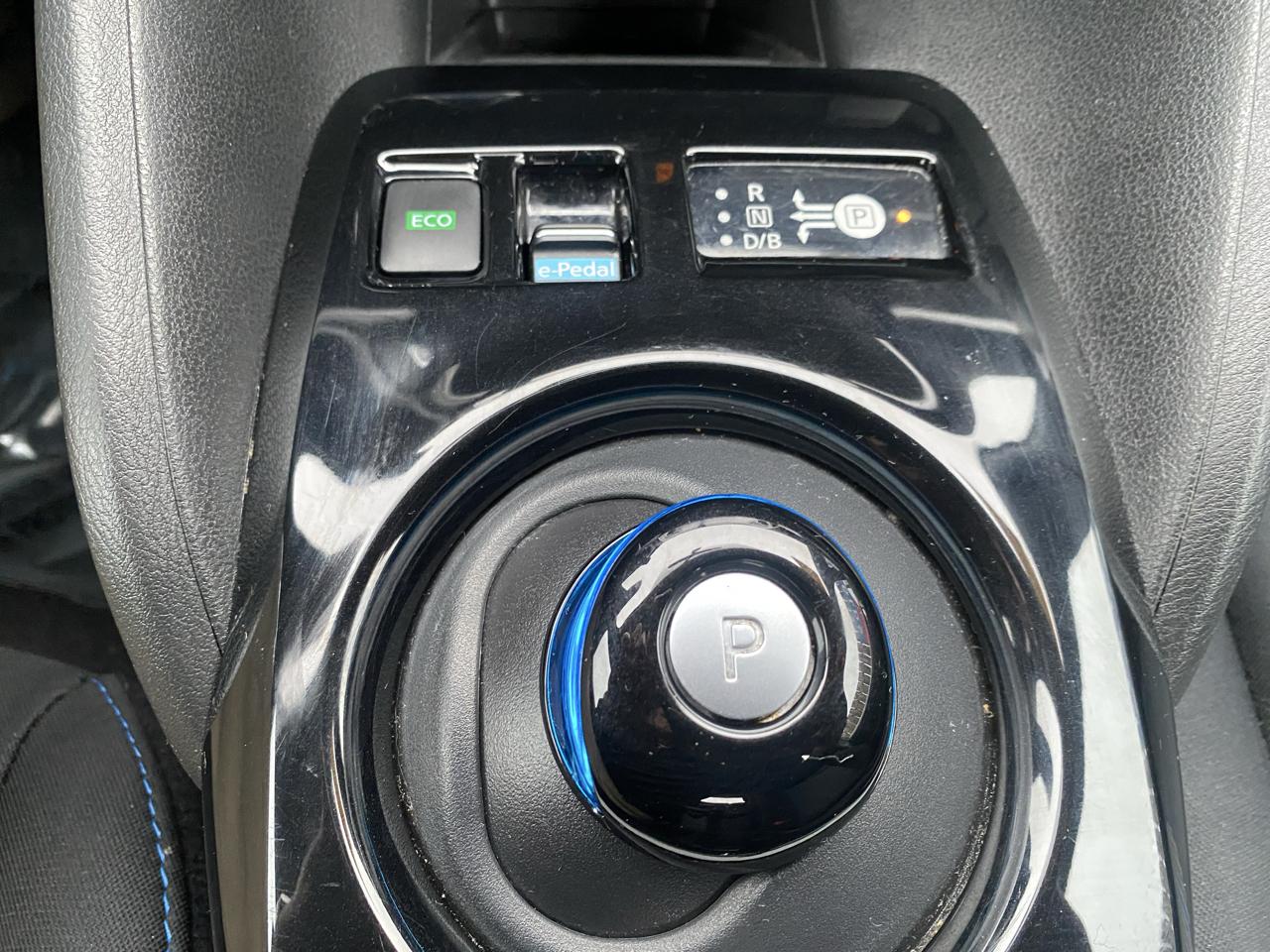 Nissan Leaf SV Hatchback 2018