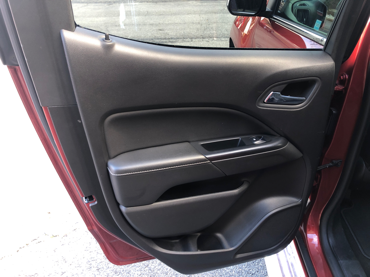 GMC Canyon 4WD Crew Cab 128.3" SLT 2015 GMC Canyon 4WD Crew Cab 128.3" SLT 2015