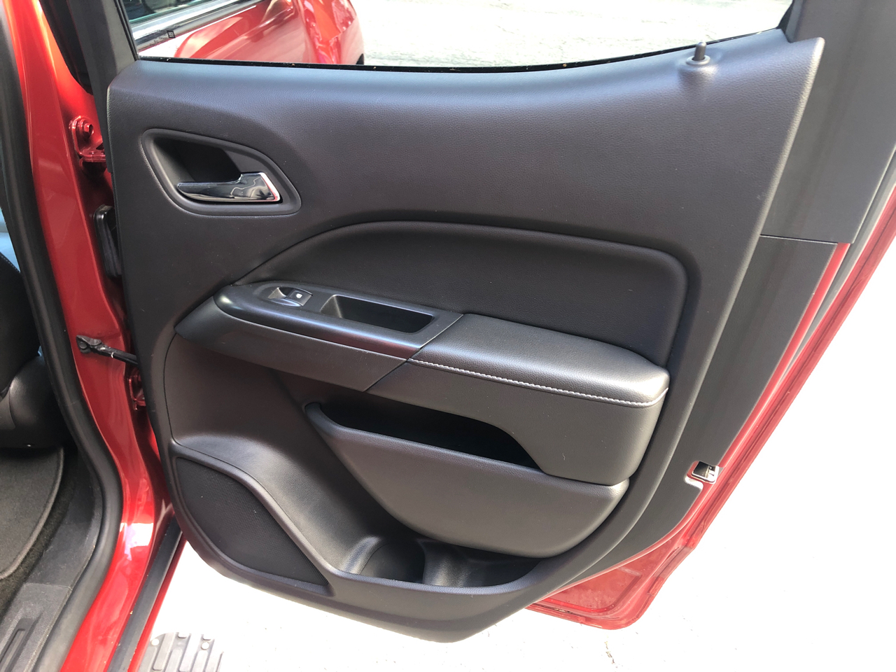 GMC Canyon 4WD Crew Cab 128.3" SLT 2015 GMC Canyon 4WD Crew Cab 128.3" SLT 2015