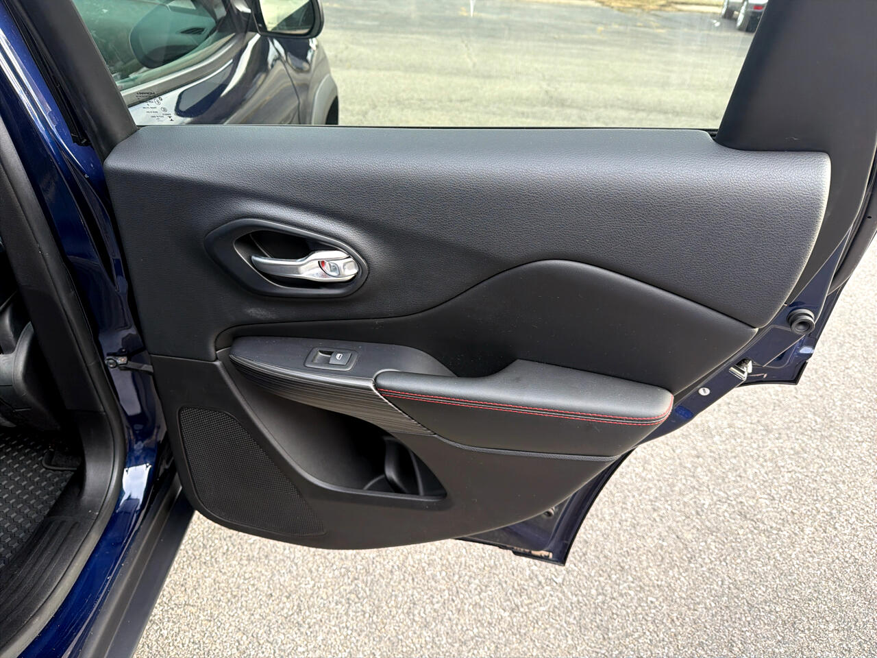 Jeep Cherokee 4WD 4dr Trailhawk 2015