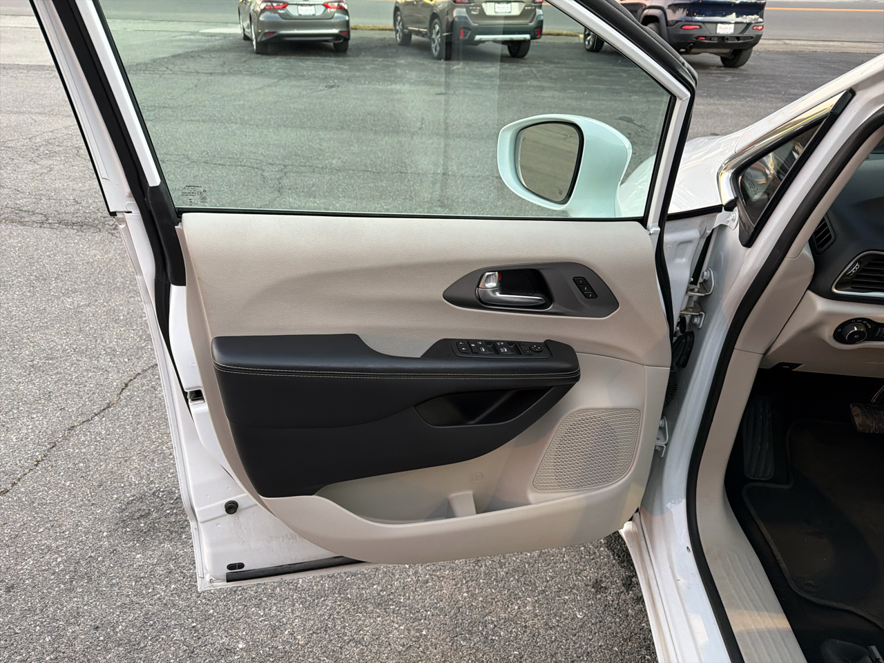 Chrysler Pacifica Touring L FWD 2022