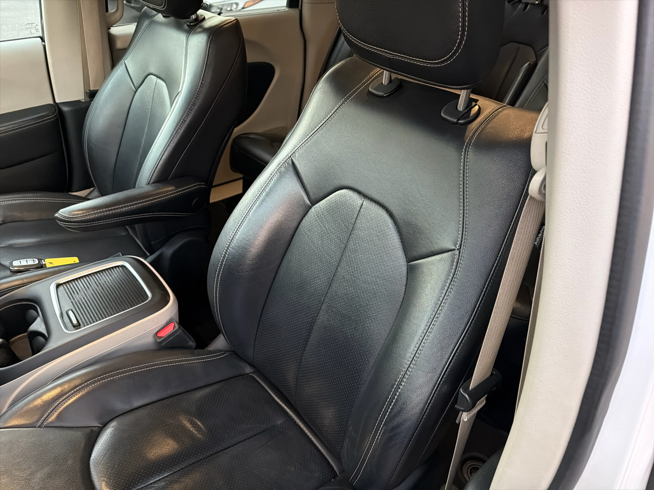 Chrysler Pacifica Touring L FWD 2022