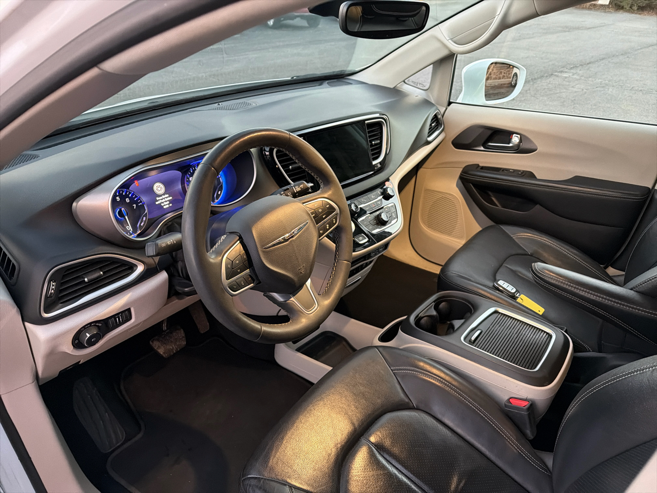 Chrysler Pacifica Touring L FWD 2022