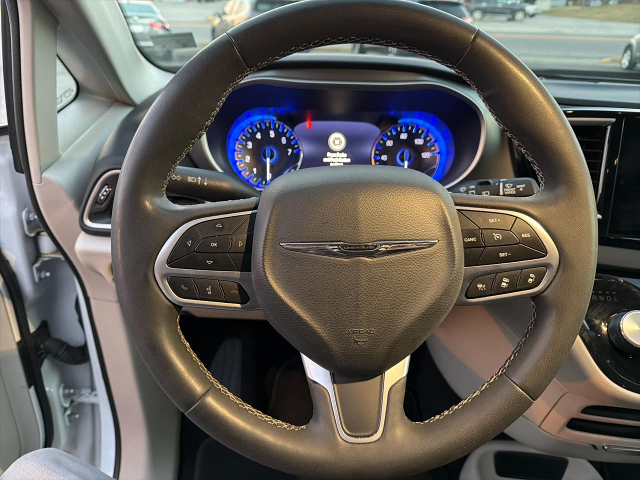 Chrysler Pacifica Touring L FWD 2022