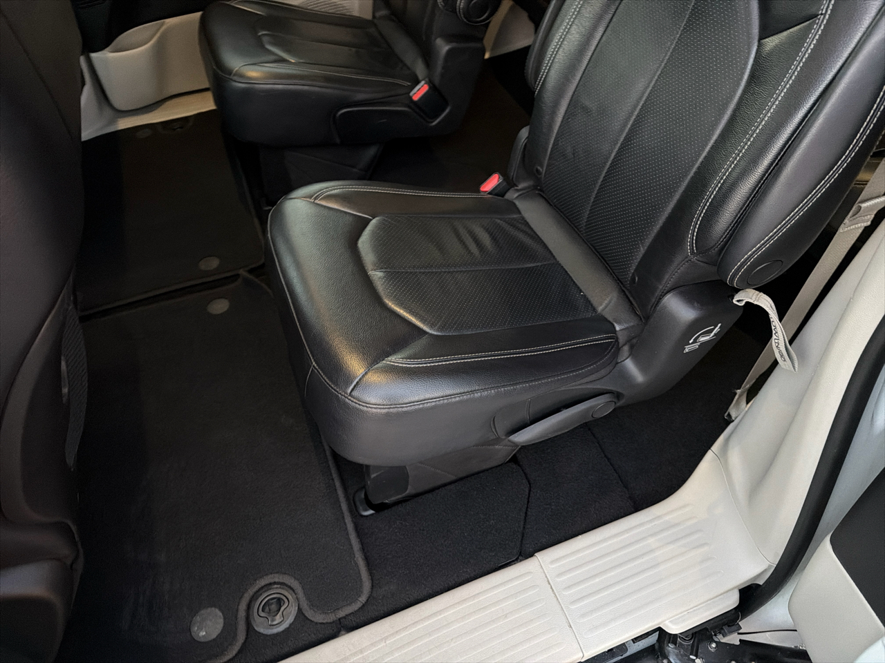 Chrysler Pacifica Touring L FWD 2022