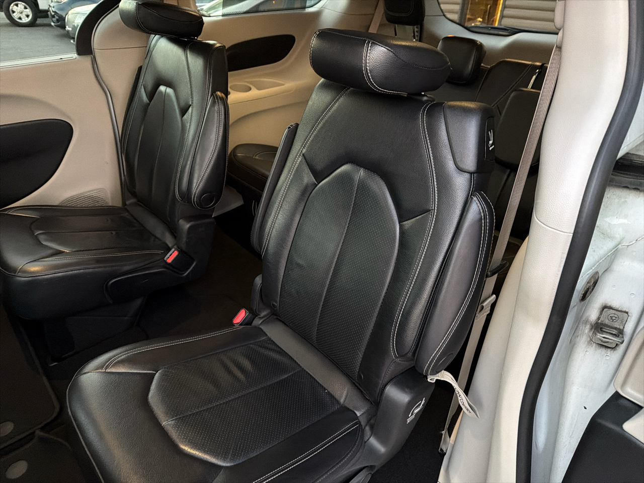 Chrysler Pacifica Touring L FWD 2022