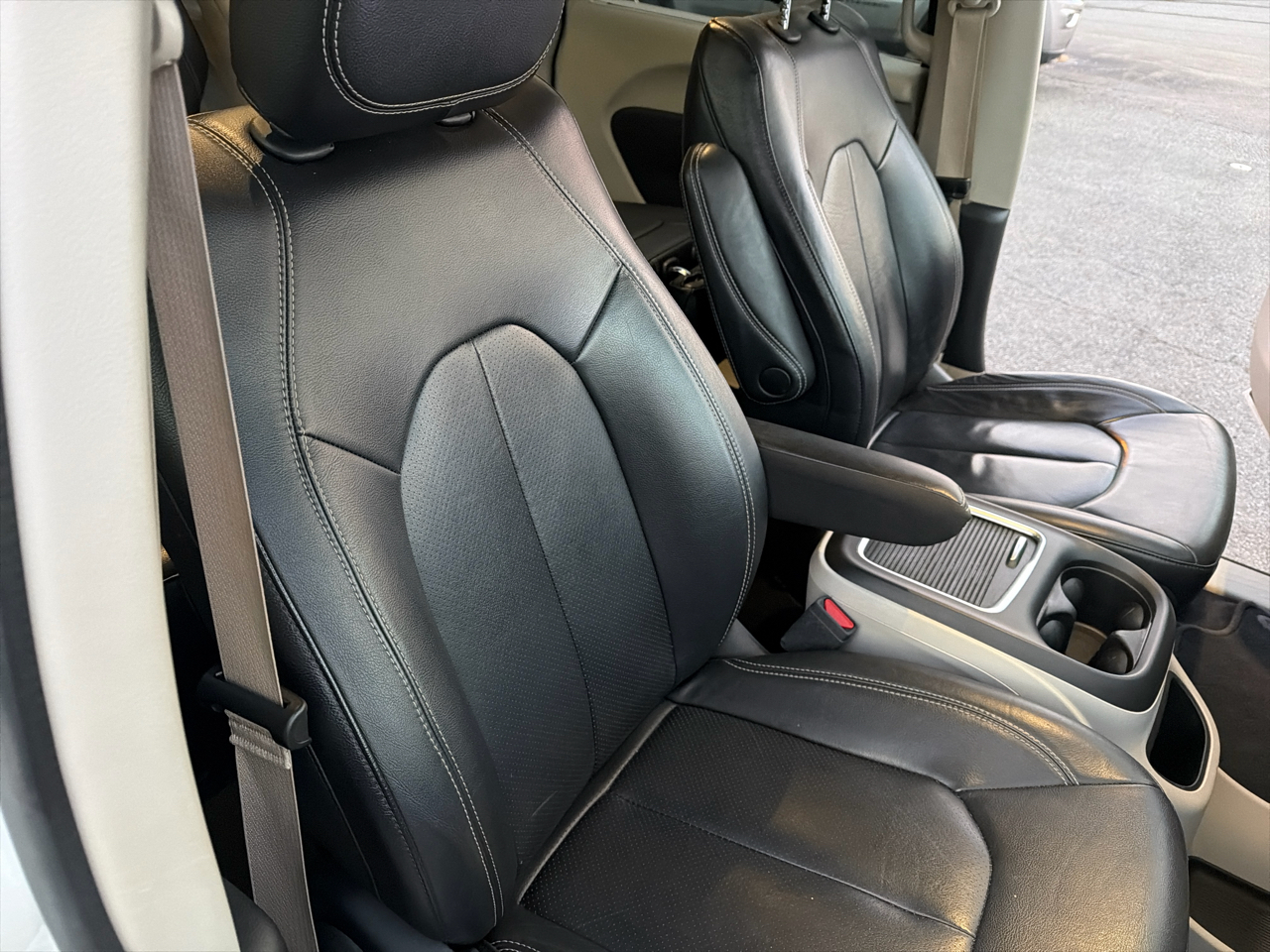 Chrysler Pacifica Touring L FWD 2022