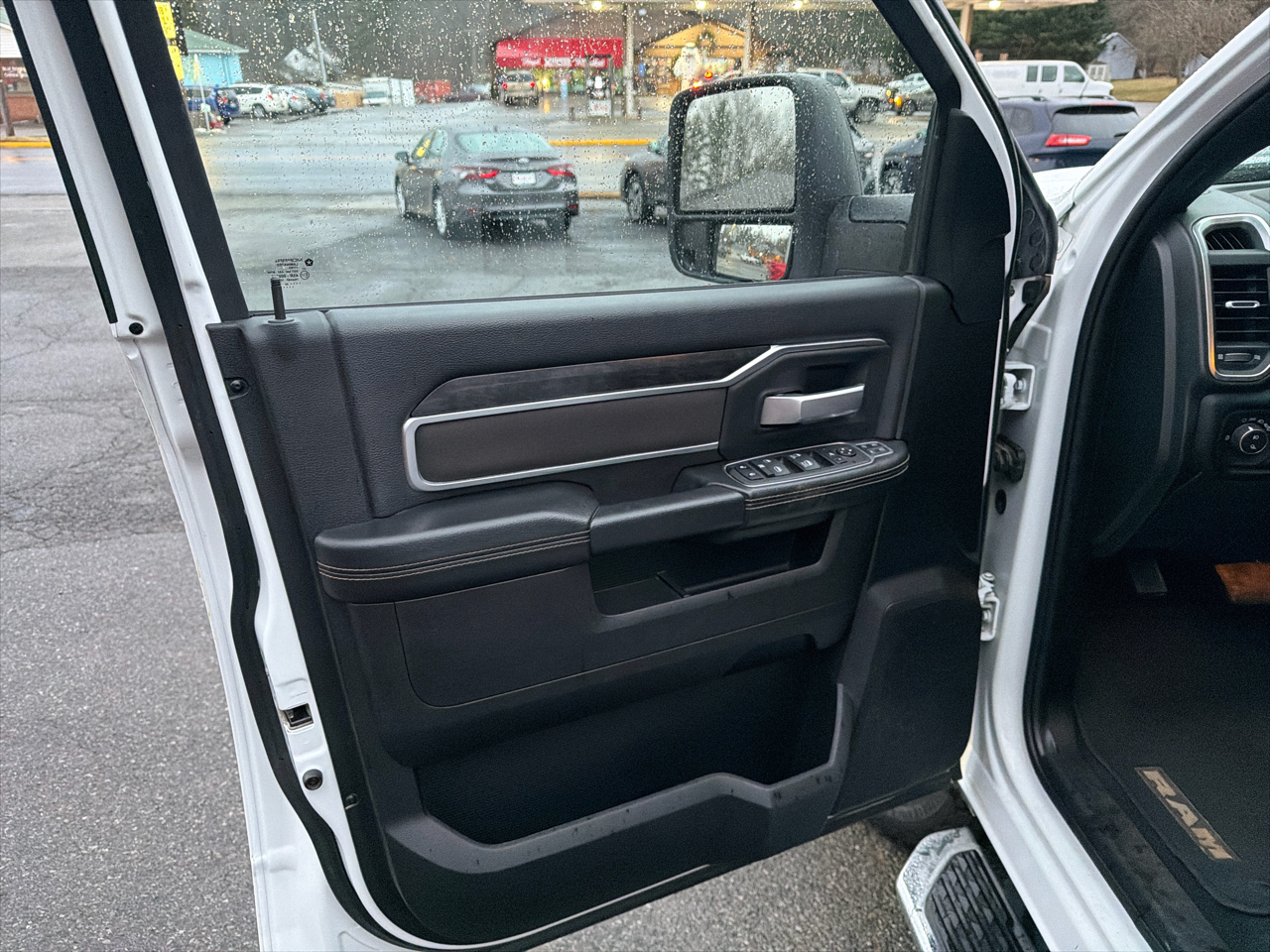 RAM 2500 Big Horn 4x4 Crew Cab 6'4" Box 2024