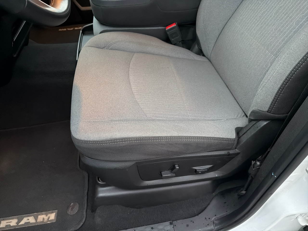 RAM 2500 Big Horn 4x4 Crew Cab 6'4" Box 2024