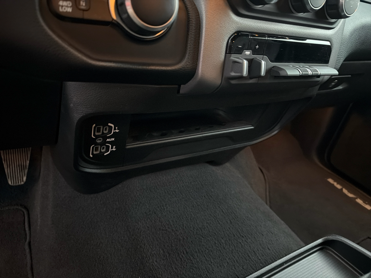 RAM 2500 Big Horn 4x4 Crew Cab 6'4" Box 2024