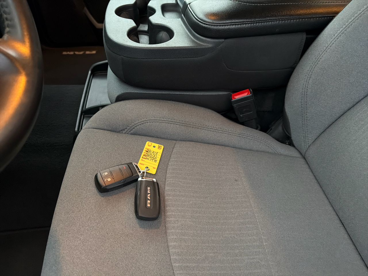 RAM 2500 Big Horn 4x4 Crew Cab 6'4" Box 2024