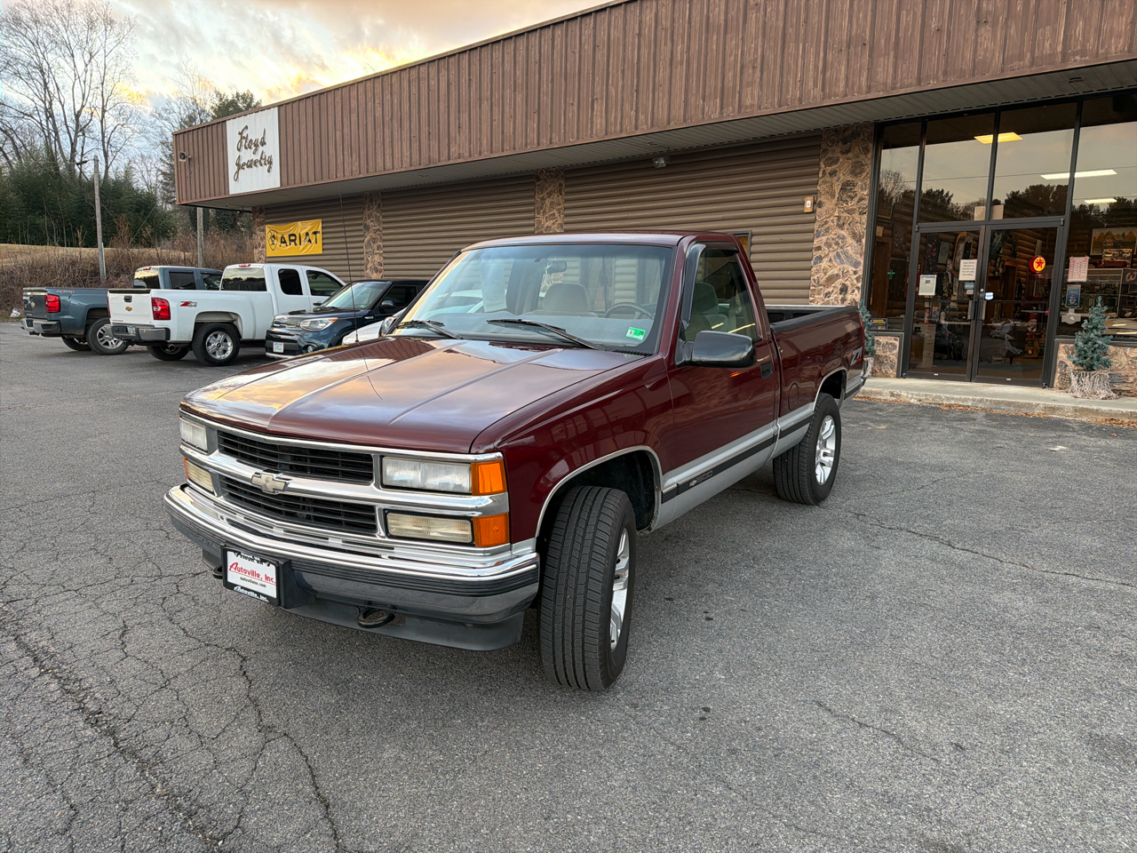 Chevrolet C/K 1500 Reg Cab 117.5" WB 4WD 1997