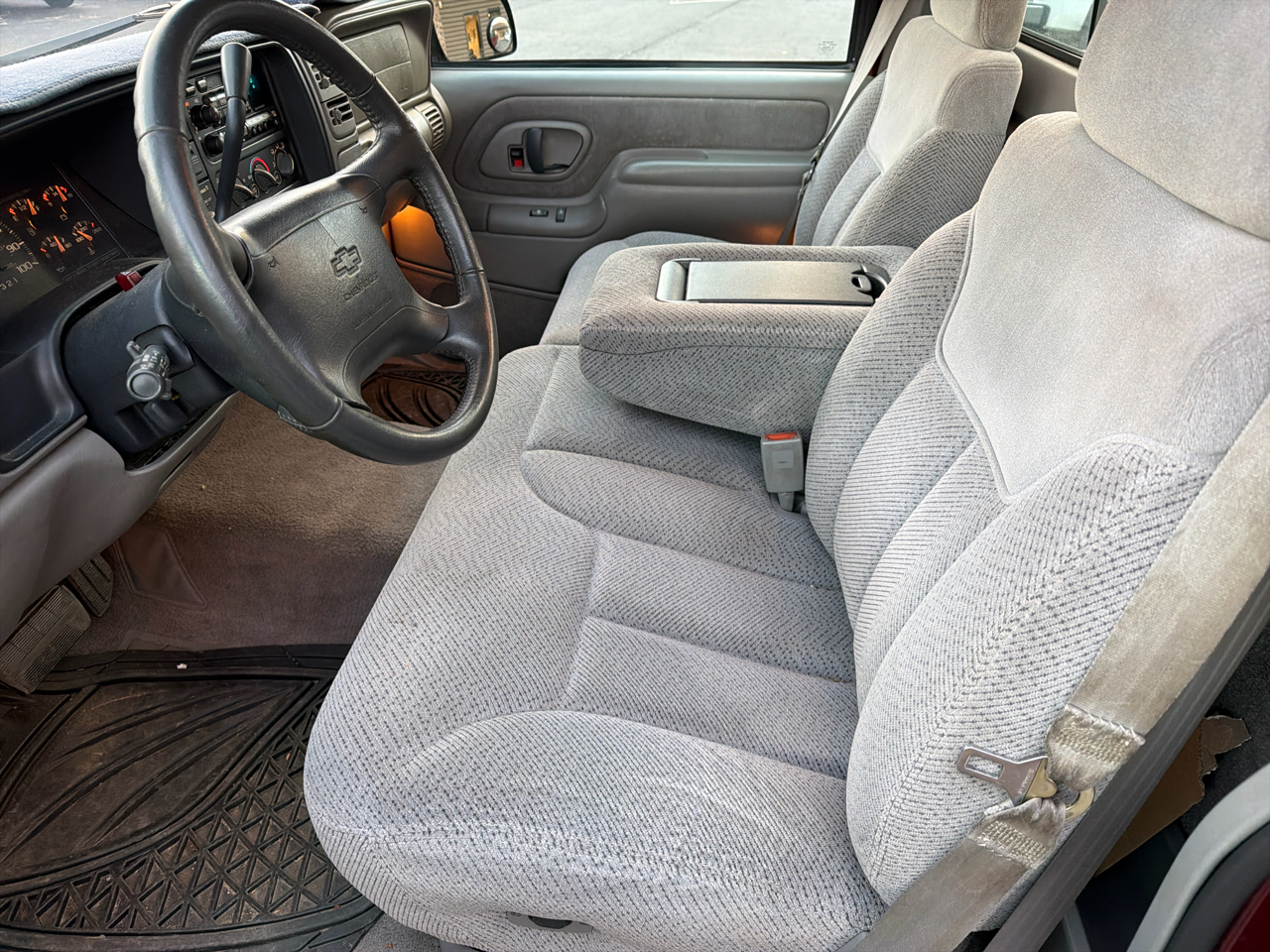 Chevrolet C/K 1500 Reg Cab 117.5" WB 4WD 1997