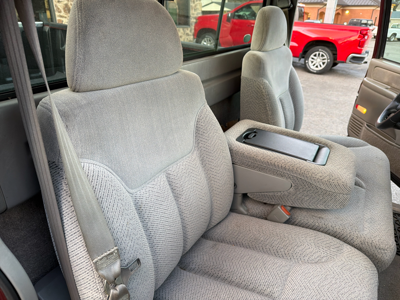 Chevrolet C/K 1500 Reg Cab 117.5" WB 4WD 1997