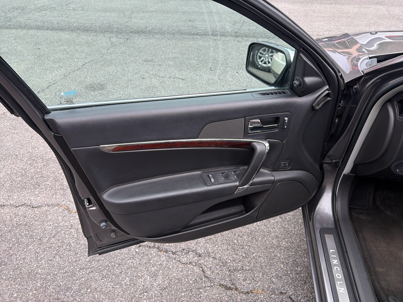 Lincoln MKZ 4dr Sdn FWD 2012