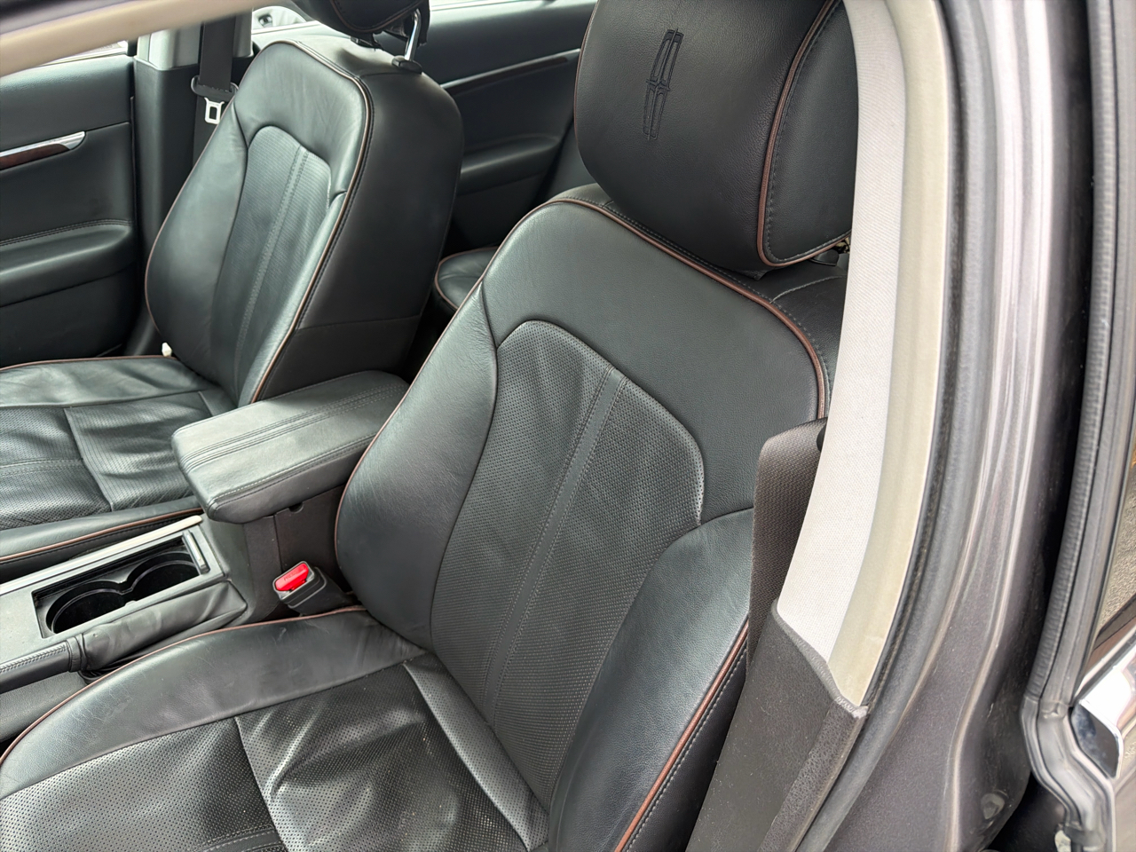 Lincoln MKZ 4dr Sdn FWD 2012