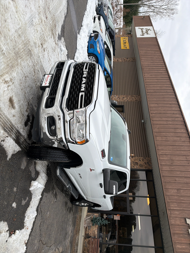 RAM 2500 Big Horn 4x4 Crew Cab 6'4" Box 2024