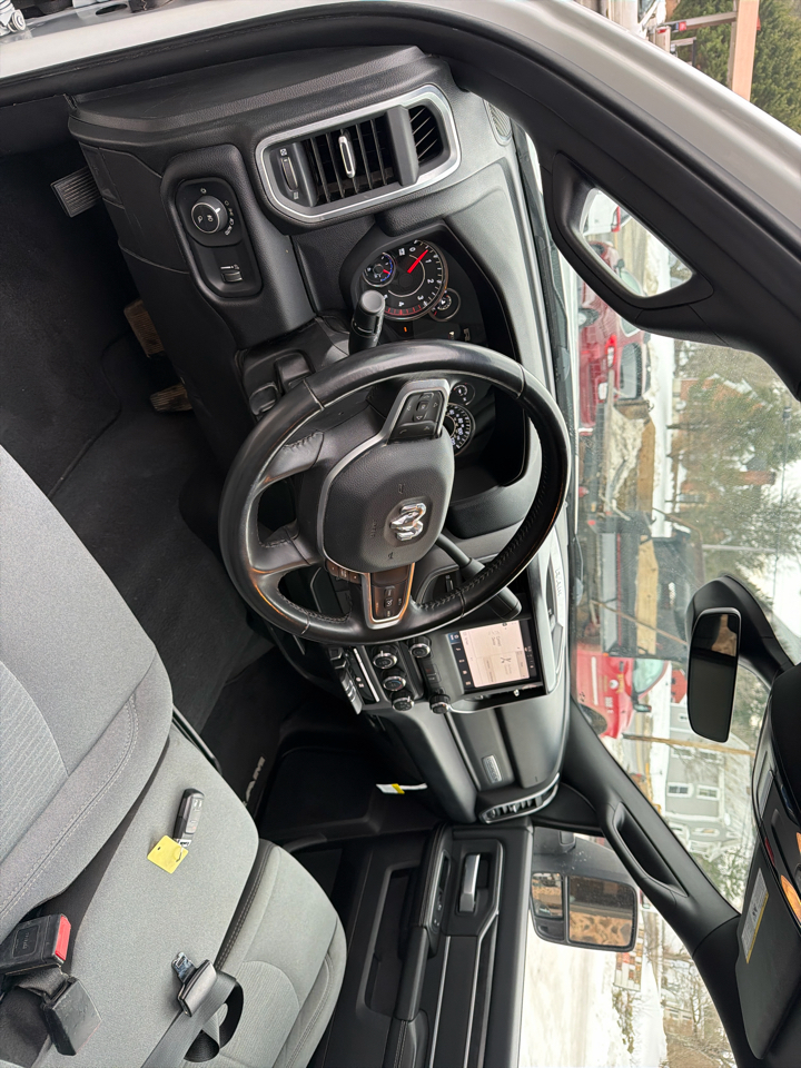 RAM 2500 Big Horn 4x4 Crew Cab 6'4" Box 2024