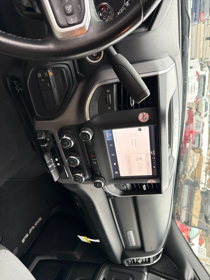 RAM 2500 Big Horn 4x4 Crew Cab 6'4" Box 2024