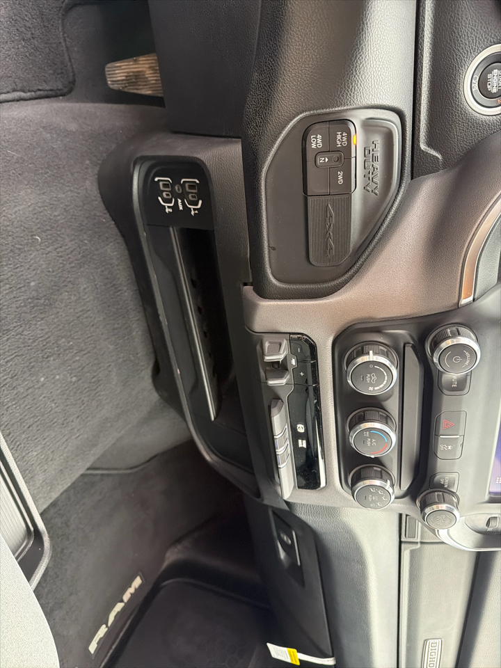 RAM 2500 Big Horn 4x4 Crew Cab 6'4" Box 2024