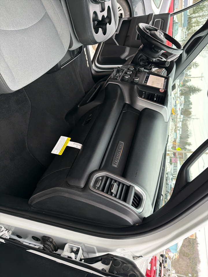 RAM 2500 Big Horn 4x4 Crew Cab 6'4" Box 2024