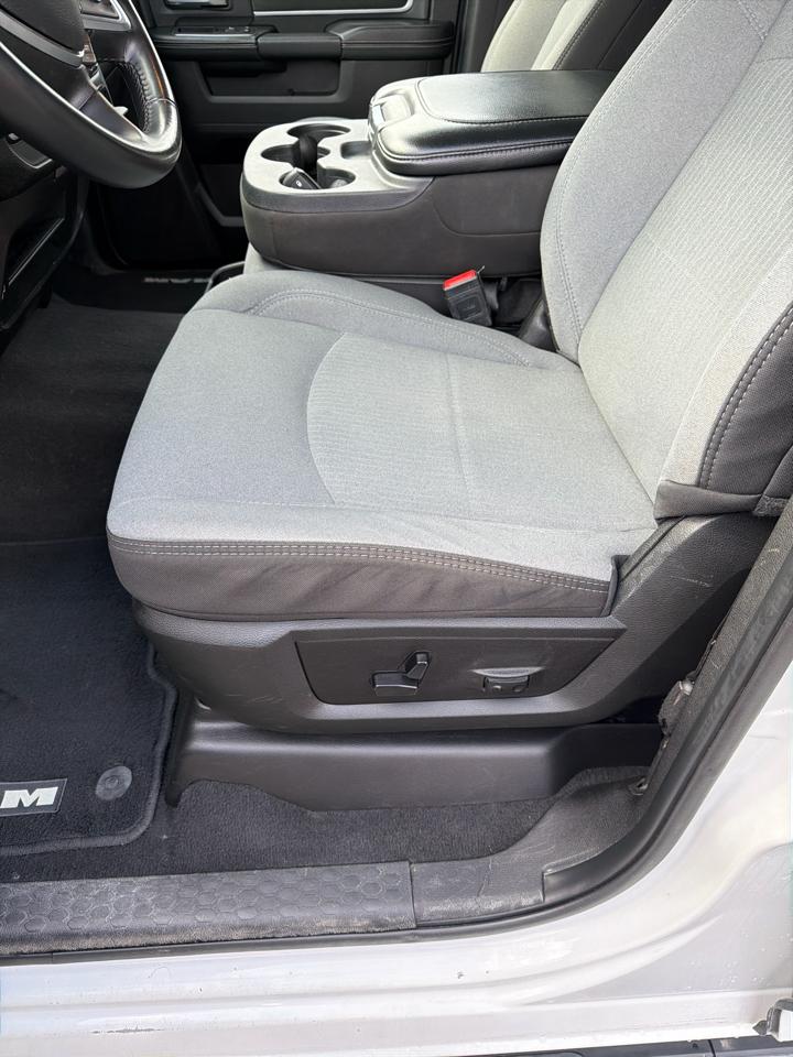 RAM 2500 Big Horn 4x4 Crew Cab 6'4" Box 2024