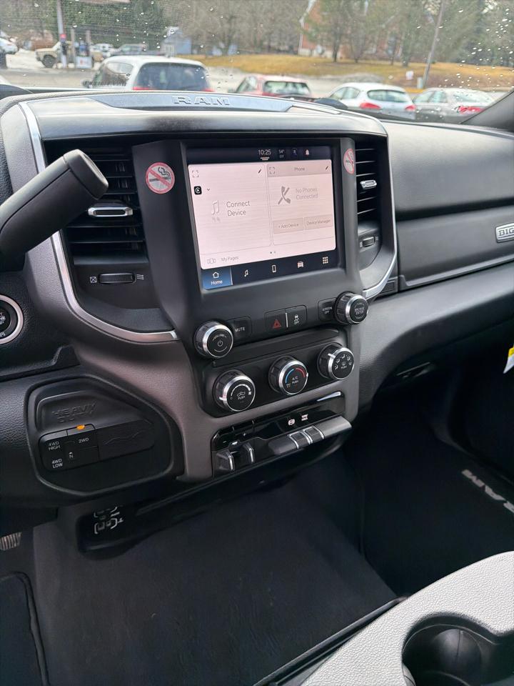 RAM 2500 Big Horn 4x4 Crew Cab 6'4" Box 2024