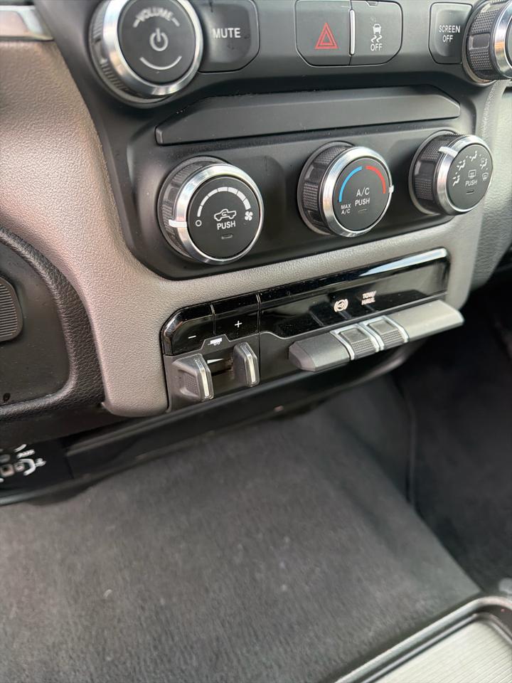 RAM 2500 Big Horn 4x4 Crew Cab 6'4" Box 2024