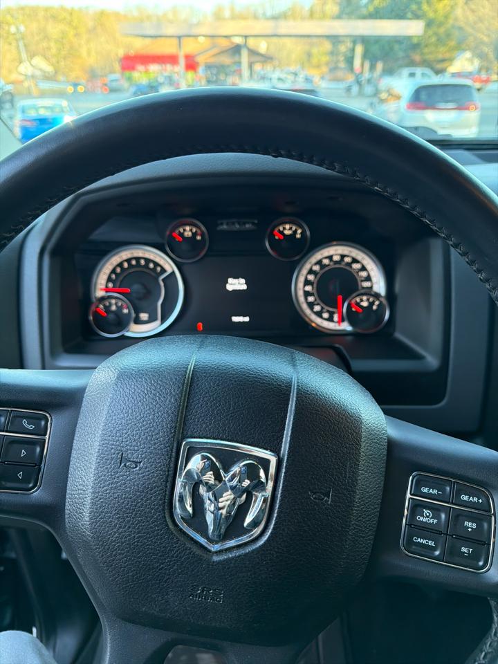 RAM 1500 Classic Big Horn 4x4 Crew Cab 5'7" Box 2019