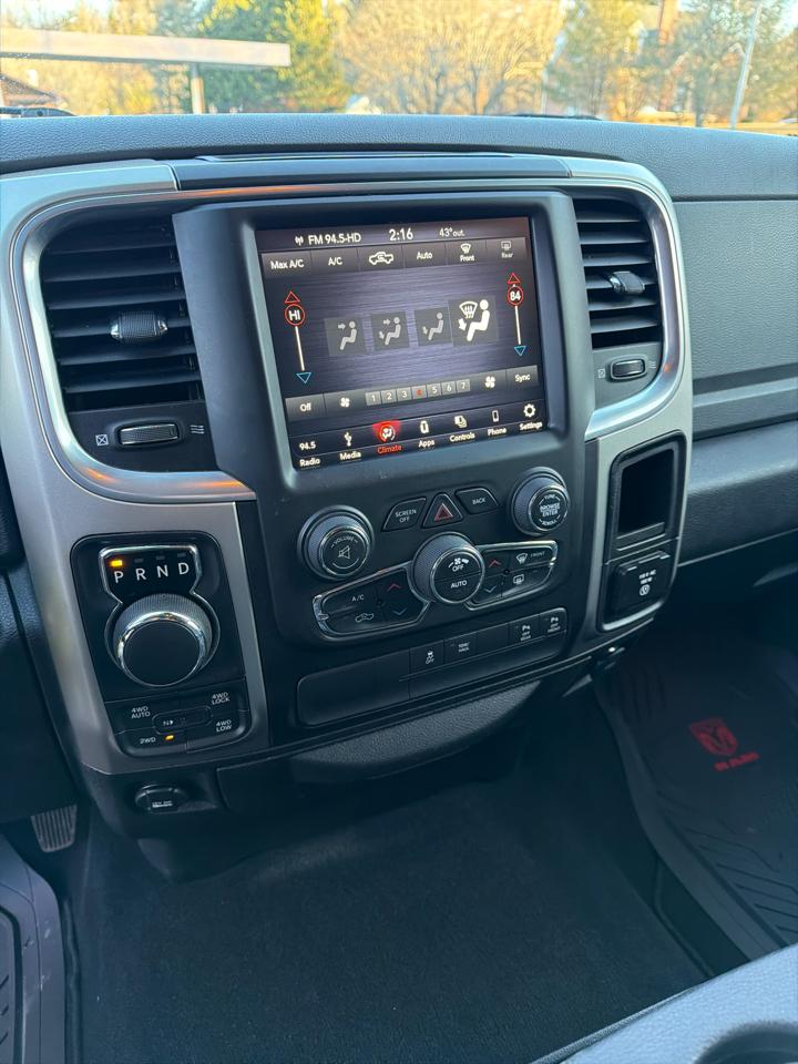 RAM 1500 Classic Big Horn 4x4 Crew Cab 5'7" Box 2019