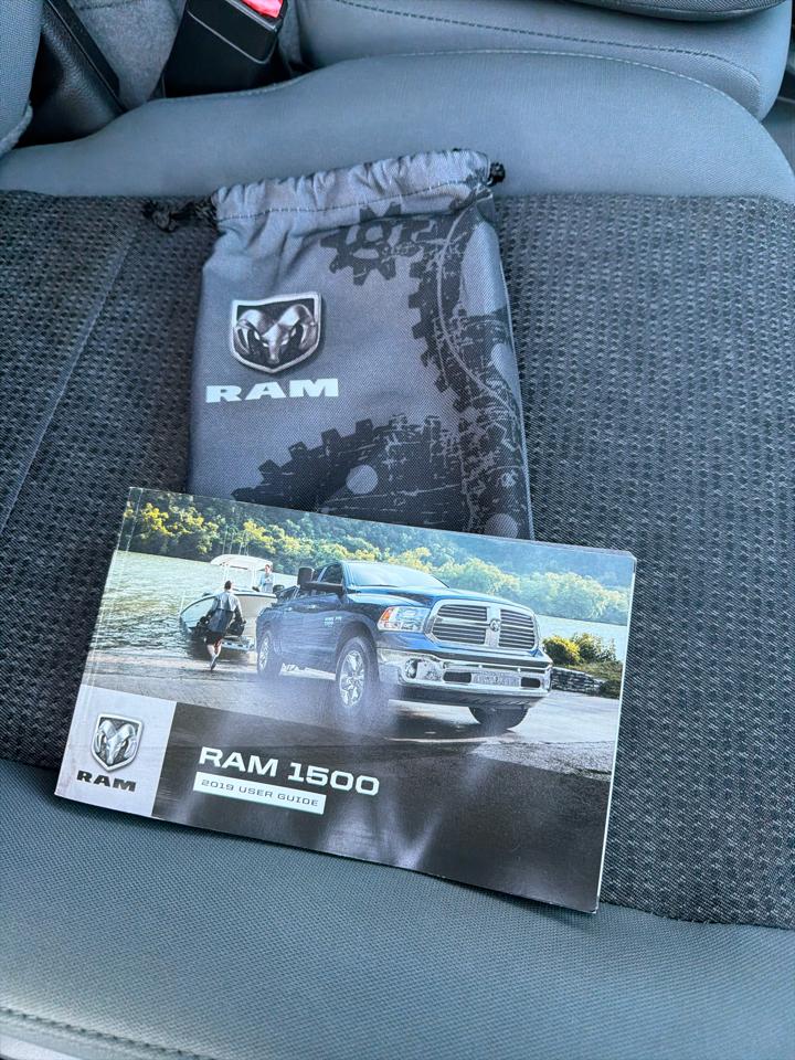 RAM 1500 Classic Big Horn 4x4 Crew Cab 5'7" Box 2019