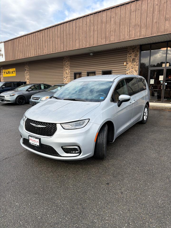 Chrysler Pacifica Touring FWD 2023