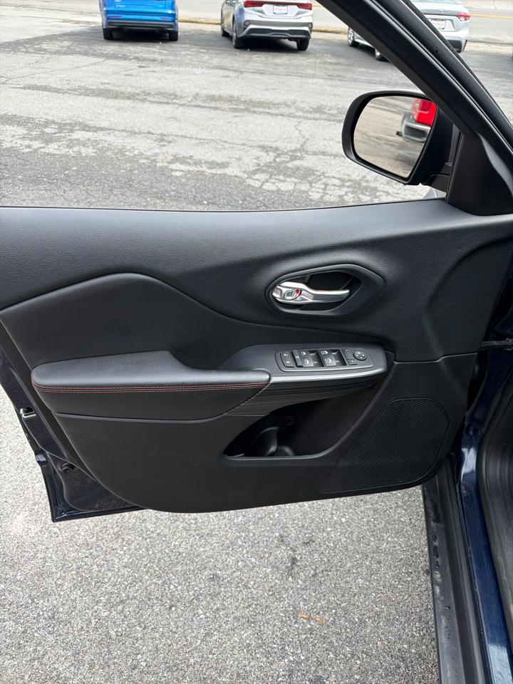 Jeep Cherokee 4WD 4dr Trailhawk 2015