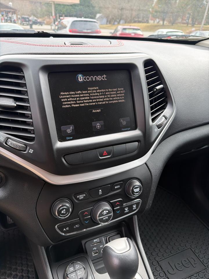 Jeep Cherokee 4WD 4dr Trailhawk 2015