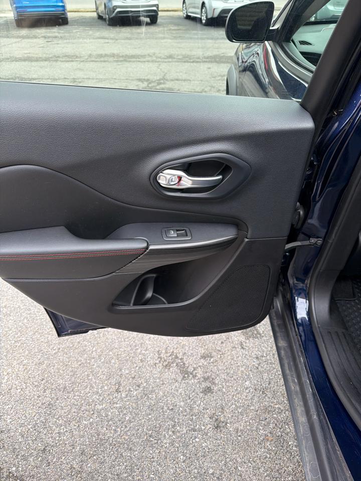 Jeep Cherokee 4WD 4dr Trailhawk 2015