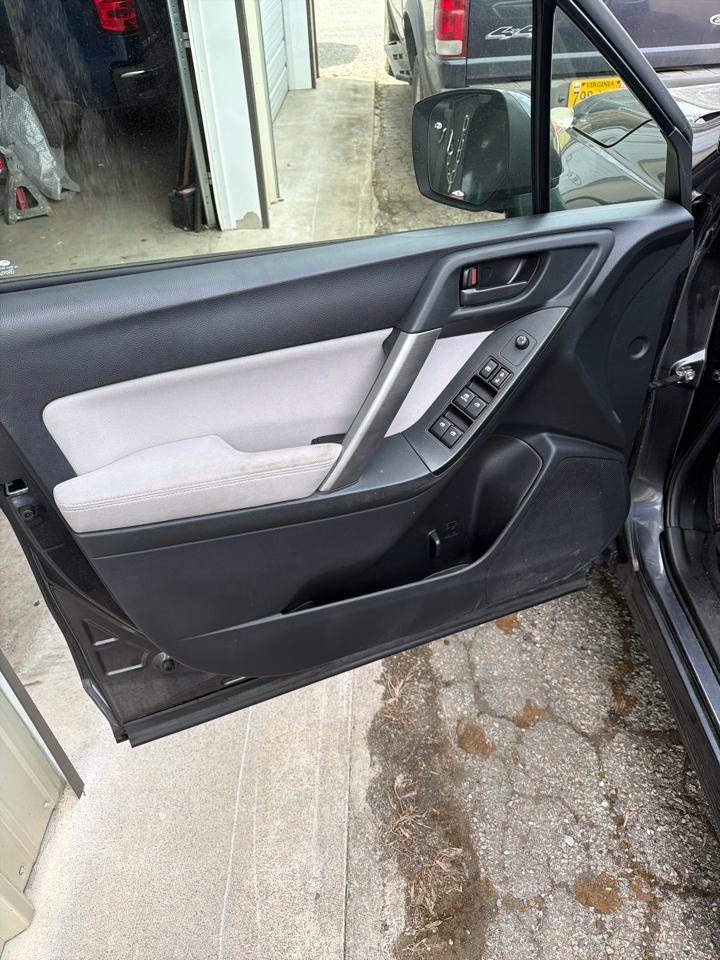 Subaru Forester 4dr CVT 2.5i Premium PZEV 2015