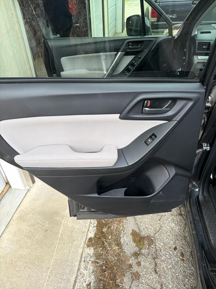 Subaru Forester 4dr CVT 2.5i Premium PZEV 2015