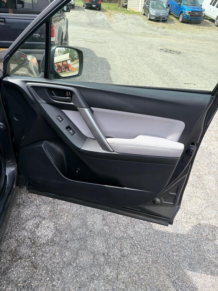 Subaru Forester 4dr CVT 2.5i Premium PZEV 2015