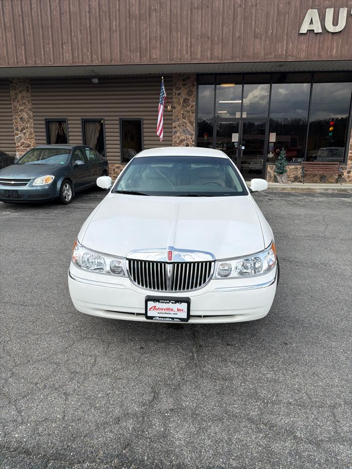 Lincoln Town Car 4dr Sdn Signature 1999